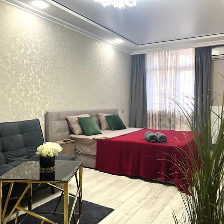 Apartments Vip Avalon Lviv Buitenkant foto