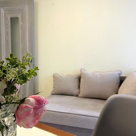 Apartments Vip Avalon Lviv Buitenkant foto
