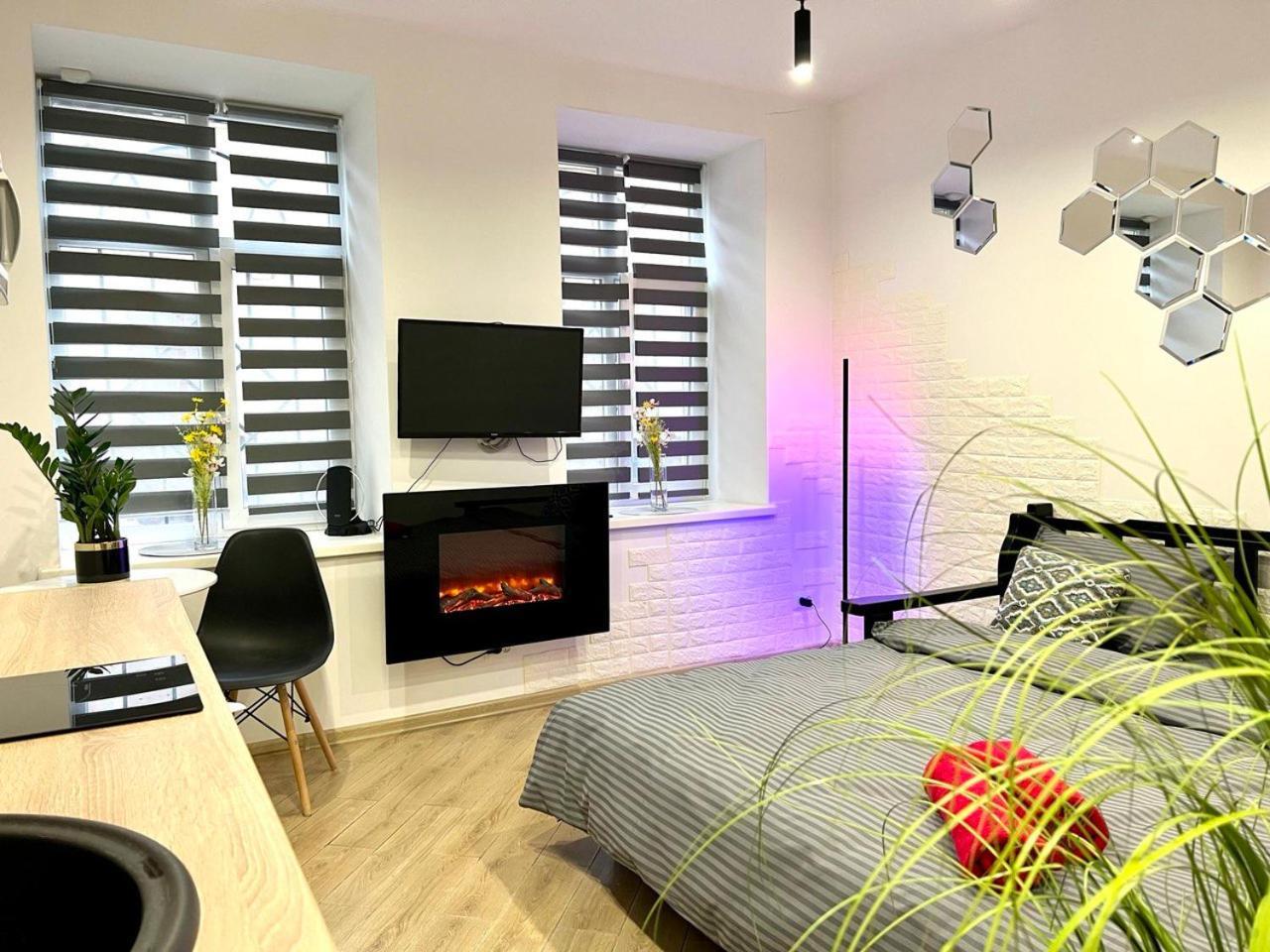 Apartments Vip Avalon Lviv Buitenkant foto