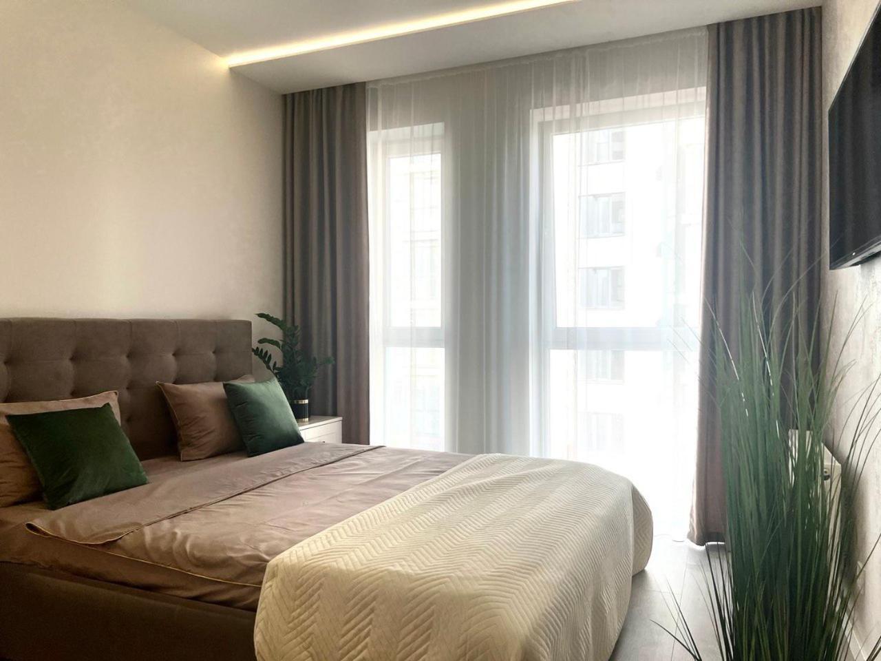 Apartments Vip Avalon Lviv Buitenkant foto