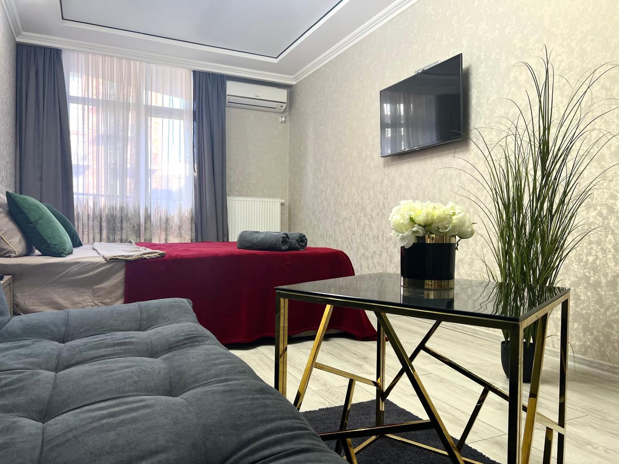 Apartments Vip Avalon Lviv Buitenkant foto